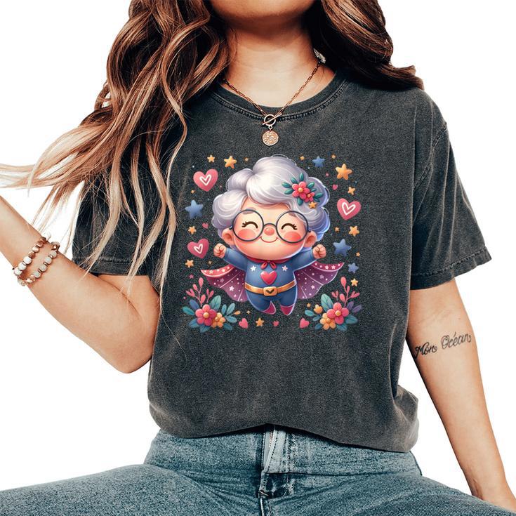 かわいいスーパーヒーローおばあちゃんスーパーヒーローおばあちゃん レディースオーバーサイズコンフォートTシャツ かわいいスーパーヒーローおばあちゃんスーパーヒーローおばあちゃん レディースオーバーサイズコンフォートTシャツ
