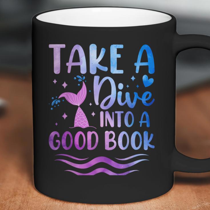 Cute Mermaid Librarian Teacher Dive Into A Good Book Reading Coffee Mug