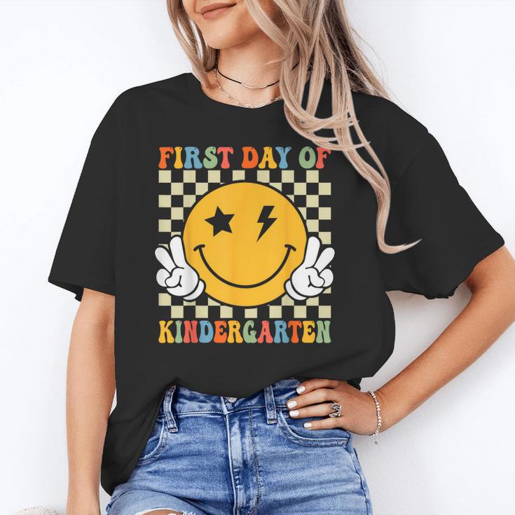 First Day Of Kindergarten Retro Back To School Girls Kids Unisex T-Shirt First Day Of Kindergarten Retro Back To School Girls Kids Unisex T-Shirt