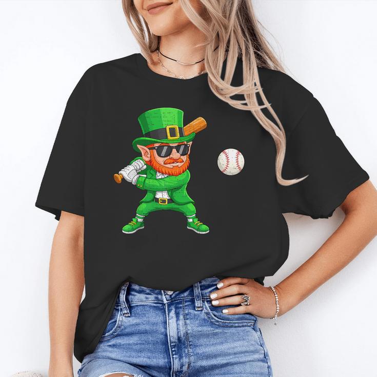 Leprechaun Playing Baseball St Patricks Day Sport Boys Unisex T-Shirt