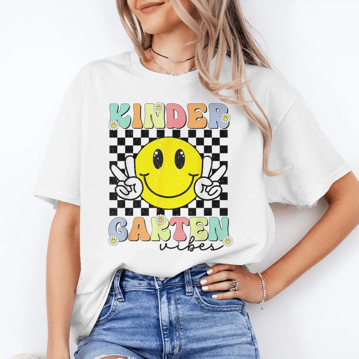 Girls Kindergarten Vibes Smile Face Back To School Kinder Unisex T-Shirt