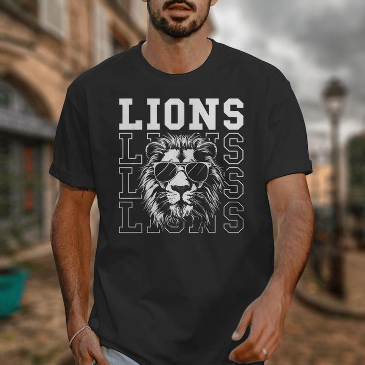 Vintage Lions School Spirit Fan Team Back To School Unisex T-Shirt