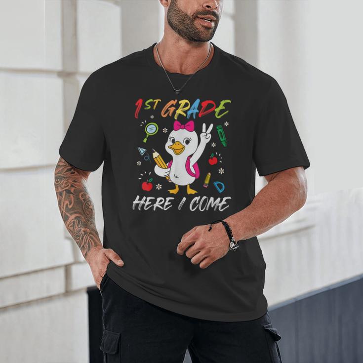 Girls Goose 1st Grade Here I Come Back To School Kids Unisex T-Shirt