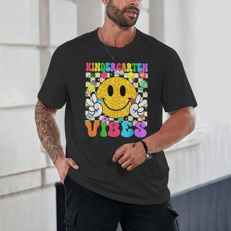 Kindergarten Vibes Smile Face Back To School Kinder Girl Kid Unisex T-Shirt