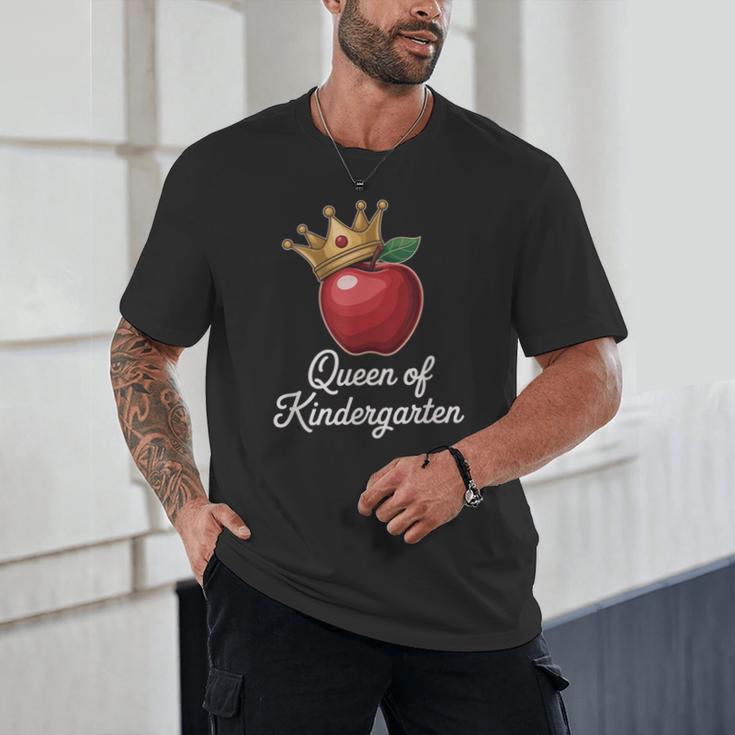 Queen Of Kindergarten Graduation Back To School Girl Unisex T-Shirt Queen Of Kindergarten Graduation Back To School Girl Unisex T-Shirt