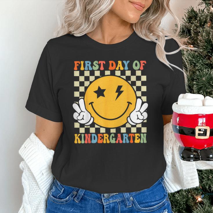 First Day Of Kindergarten Retro Back To School Girls Kids Unisex T-Shirt First Day Of Kindergarten Retro Back To School Girls Kids Unisex T-Shirt