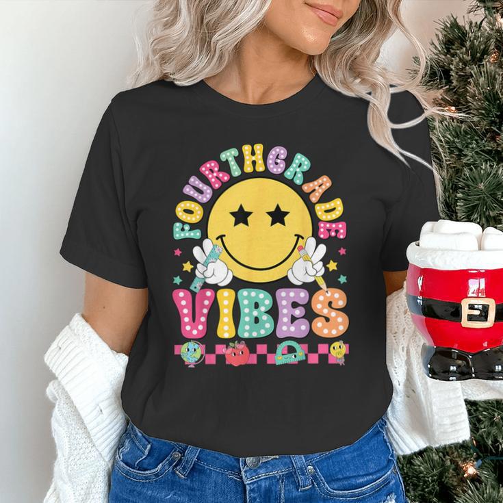 Fourth Grade Vibes Smile Face Back To School Boys Girls Kids Unisex T-Shirt