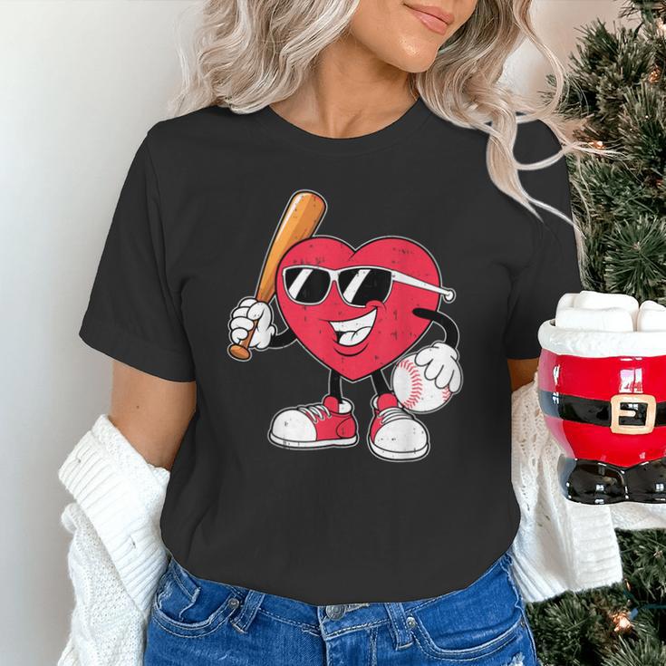 Heart Play Baseball Valentine's Day Teens Boys Girls Kids Unisex T-Shirt