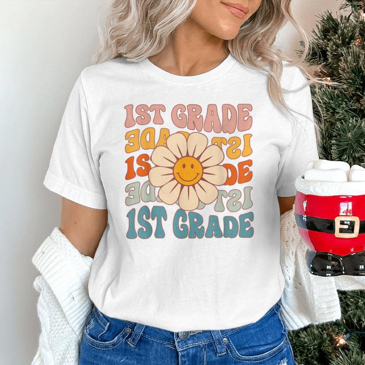 Retro 1st Grade Daisy Colorful Back To School First Grade Unisex T-Shirt