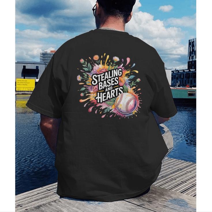 Stealing Bases And Hearts Baseball Puns Sports Men's Back Print T-Shirt Stealing Bases And Hearts Baseball Puns Sports Men's Back Print T-Shirt