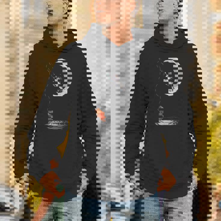 三日月で釣りをする猫 面白い猫愛好家 フィッシャー パーカー