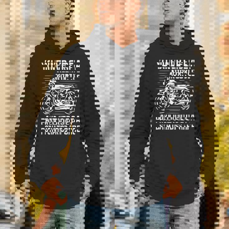 精神科医の外にバイクが停まっているのを見たことはありません 長袖tシャツ パーカー