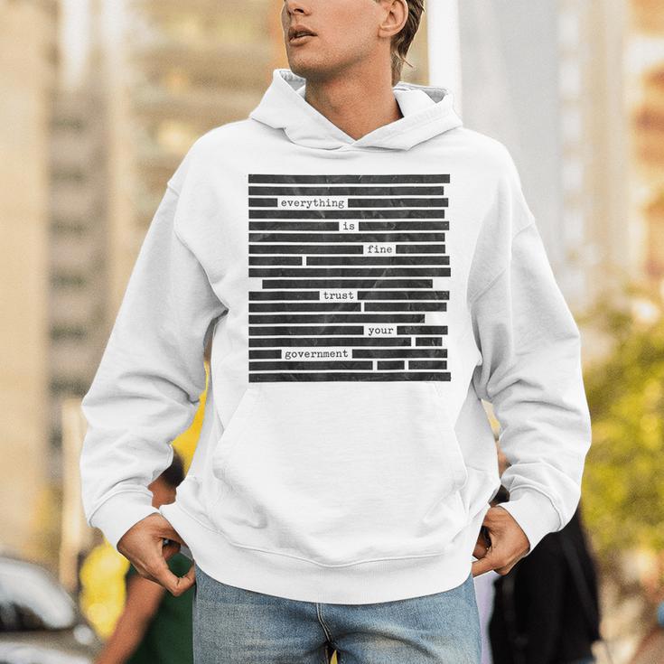 Everything Is Fine Trust Your Government 2026 パーカー