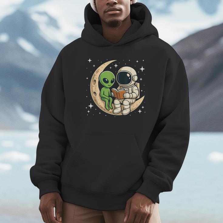 Reading Astronaut & Alien Reading Bookworm Reader Unisex Hoodie