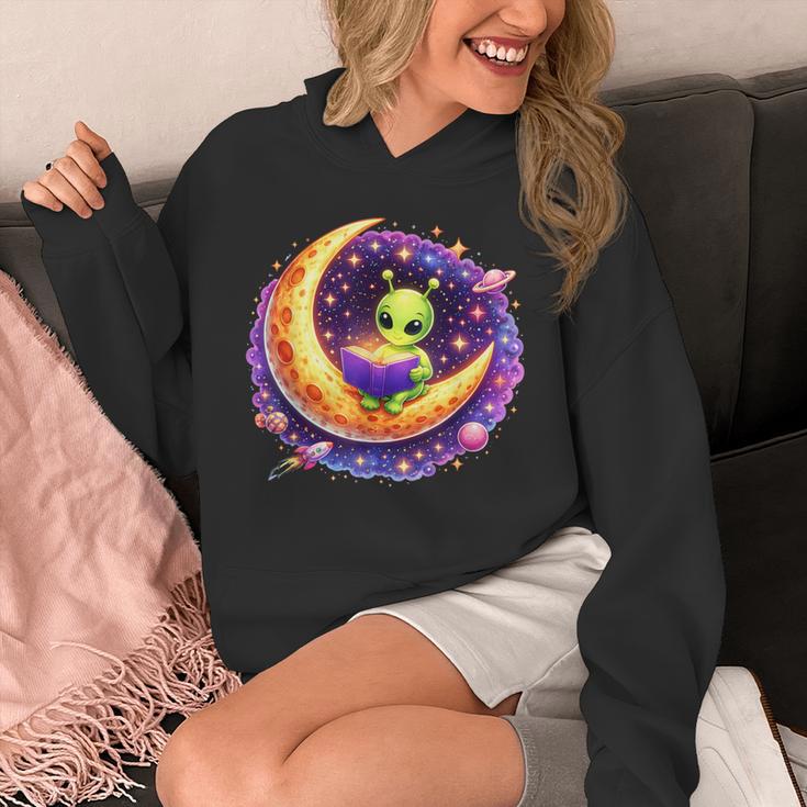 Alien Reading Book UFO Moon Space Astronomy Unisex Hoodie