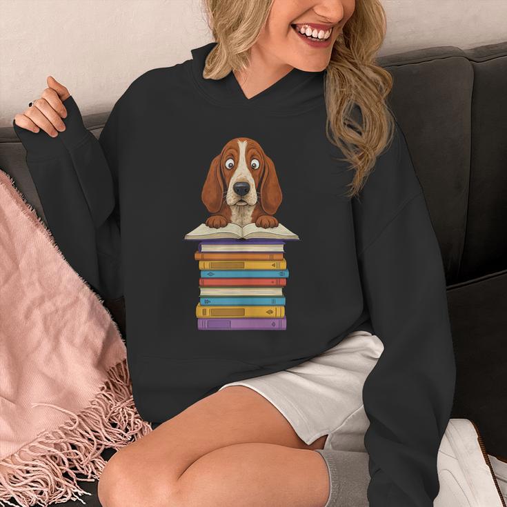 Cute Basset Hound Dog Reading On Pile Of Books Unisex Hoodie