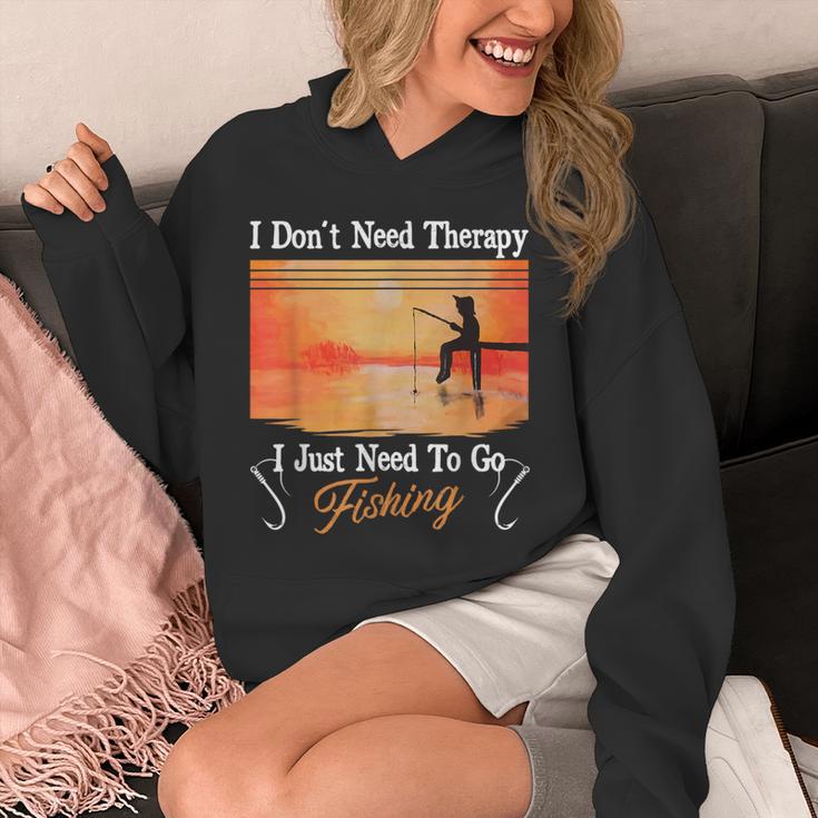 I Don't Need Therapy I Just Need Fishing パーカー