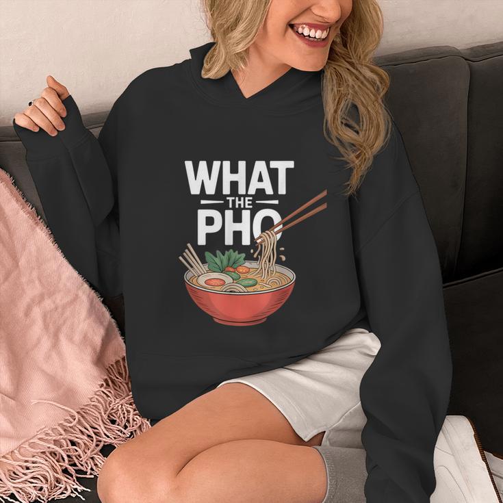 What The Pho こぼれる麺のユーモア パーカー