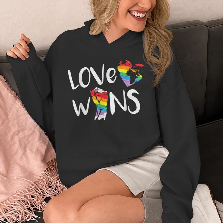 Love Wins Raised Fist Lgbt Lgbtq プライド アウェアネス レインボー パーカー