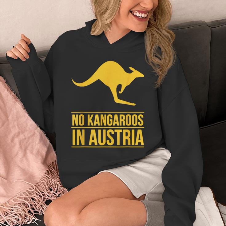 No Kangaroos In Austria パーカー
