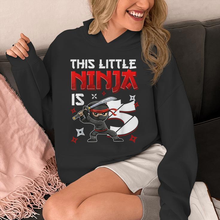 This Little Ninja Is 5歳 5歳の誕生日 忍者 男の子 キッズ パーカー