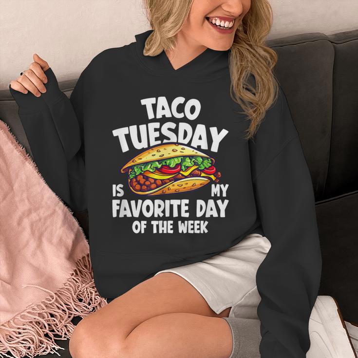 タコ・チューズデーは1週間のうちで一番好きな日 Taco Tuesday Is My Favorite Day パーカー