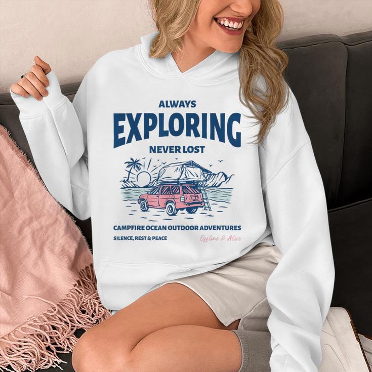 Always Exploring Campfire Ocean Outdoor ビーチライフグラフィック パーカー