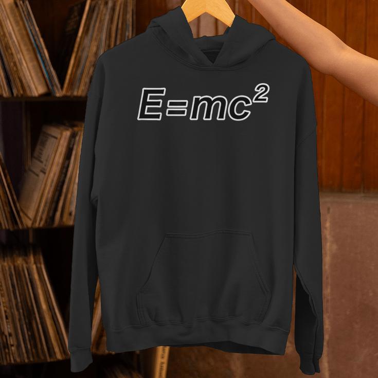 EMc2 相対性理論《数学》方程式 質量とエネルギーの等価性【変なデザイン屋さん】理数系 数字 メッセージ 面白い パーカー