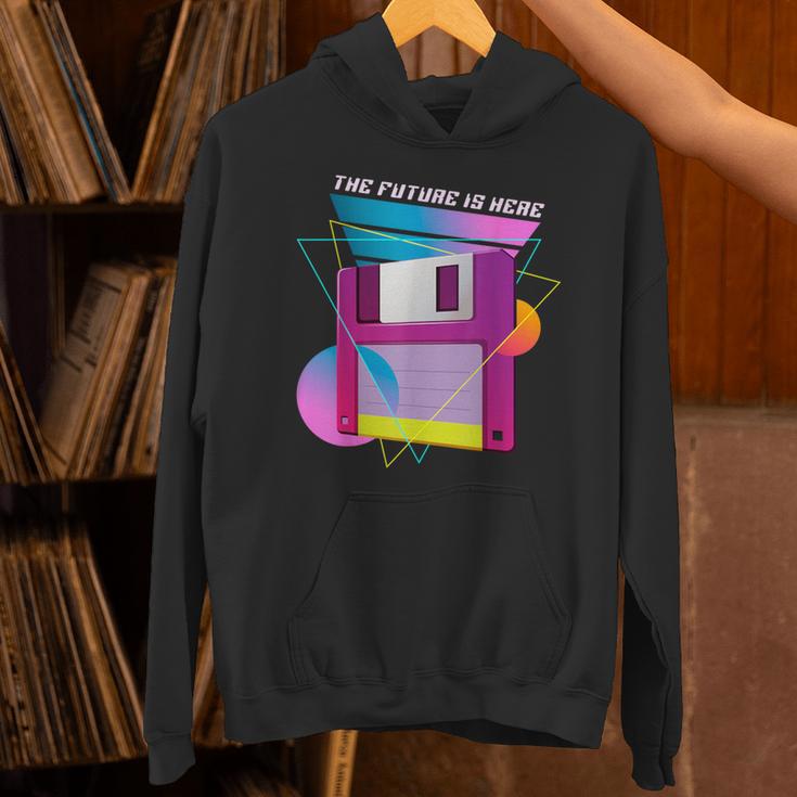 The Future Is Here フロッピーディスクディスクディスクレトロ80年代vaporwave パーカー