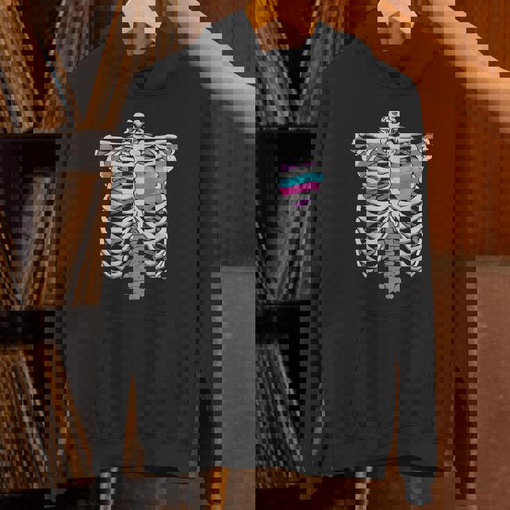 Intersex 心臓骨 誇り 両性的なプライドへのギフト パーカー