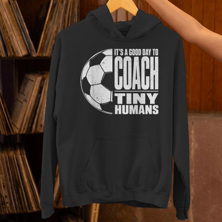 It's A Good Day To Train Tiny Humans サッカー ミニマリスト パーカー