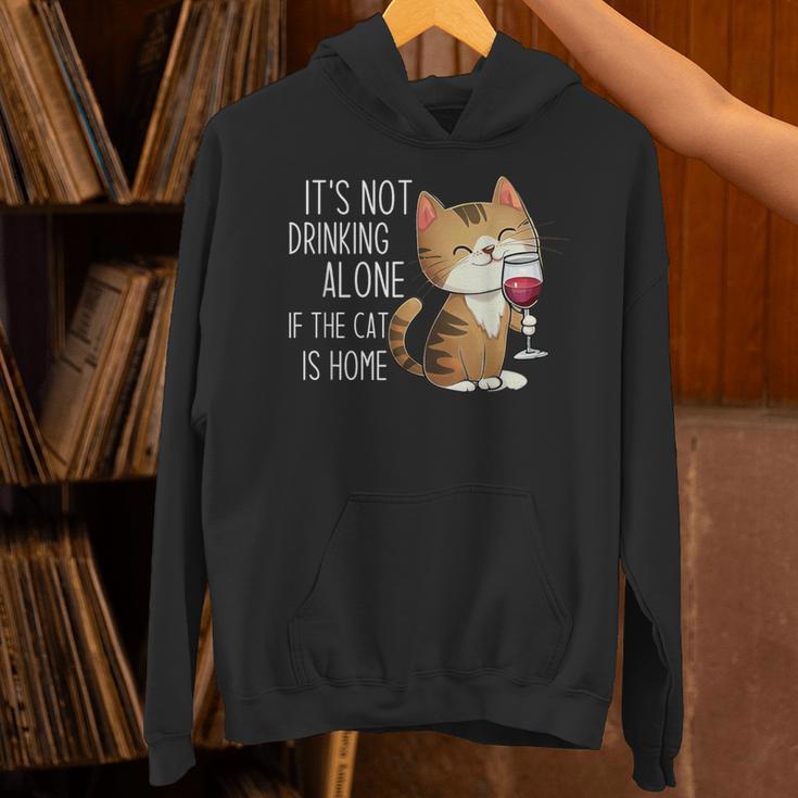 It's Not Drinking Alone If The Cat Is Home 面白い猫とワイン パーカー