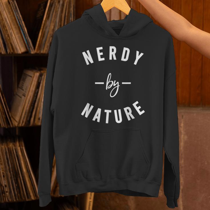Nerdy By Nature ファニーオタクシャツ ギフト オタク パーカー
