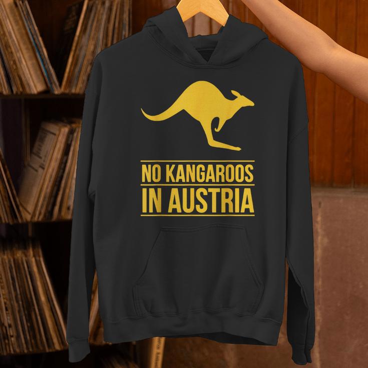 No Kangaroos In Austria パーカー