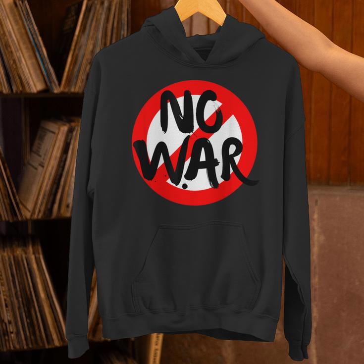 No War、アンチウォーデーストップサイン、スプレーペイント、No War。 パーカー