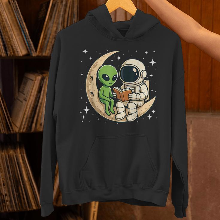 Reading Astronaut & Alien Reading Bookworm Reader Unisex Hoodie
