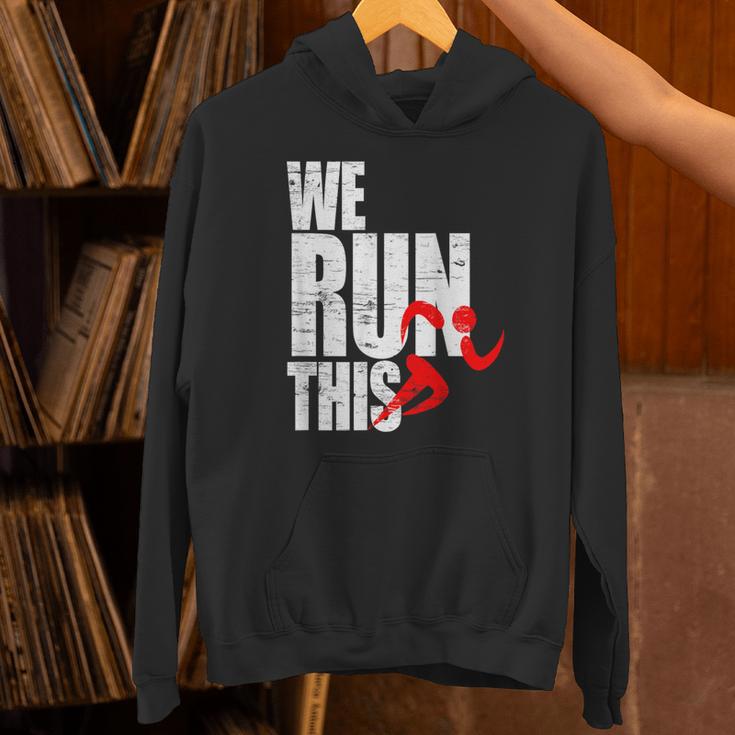 We Run This 我々はこれを実行しますランニング モチベーション マラソン フィットネス ワークアウト ジョギン パーカー