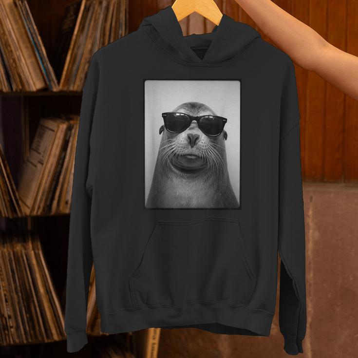 アシカ サングラス フォトブース レトロ 動物 アザラシ ポートレート パーカー