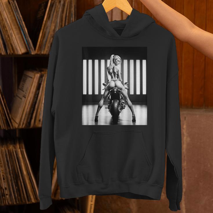 セクシーガールグラフィックtシャツ セクシーブロンドブーティモデルバイカーベイブ パーカー