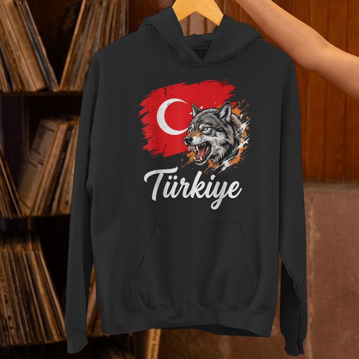 激しいトルコのオオカミと国旗 パーカー
