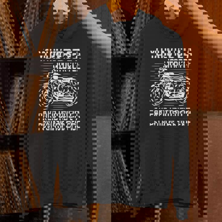 精神科医の外にバイクが停まっているのを見たことはありません 長袖tシャツ パーカー