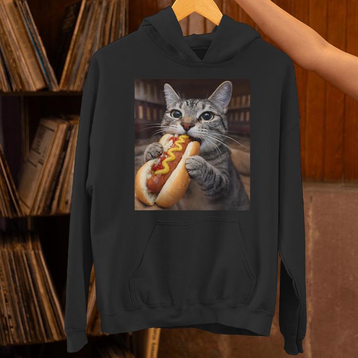 面白い猫を食べるホットドッグtシャツ リアルなタビーキャットフード ユーモア パーカー