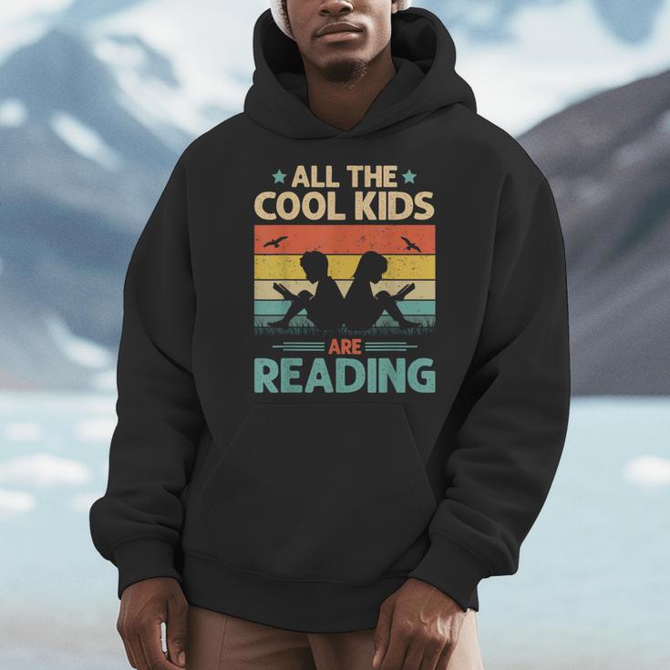 All The Cool Kids Are Reading Retro Book Lovers Reader Nerd Men Hoodie
