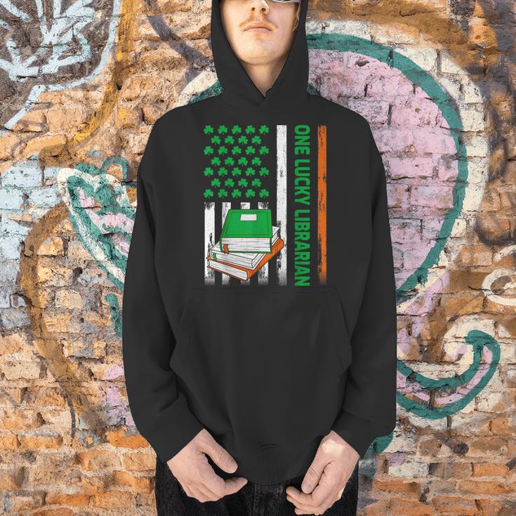 Books US American Flag One Lucky Librarian St Patrick's Day For Women Kids Men Men Hoodie