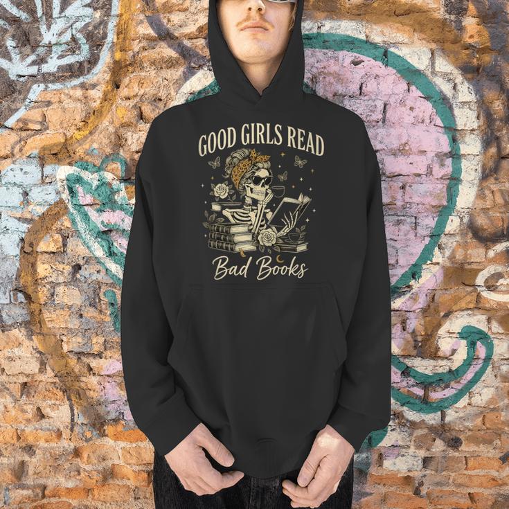 Good Girls Read Bad Books Vintage Skeleton Reader Men Hoodie