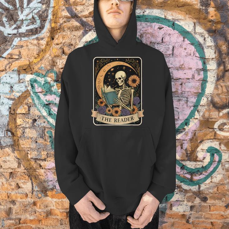 Halloween Tarot Card The Reader Skeleton Reading Books Men Hoodie