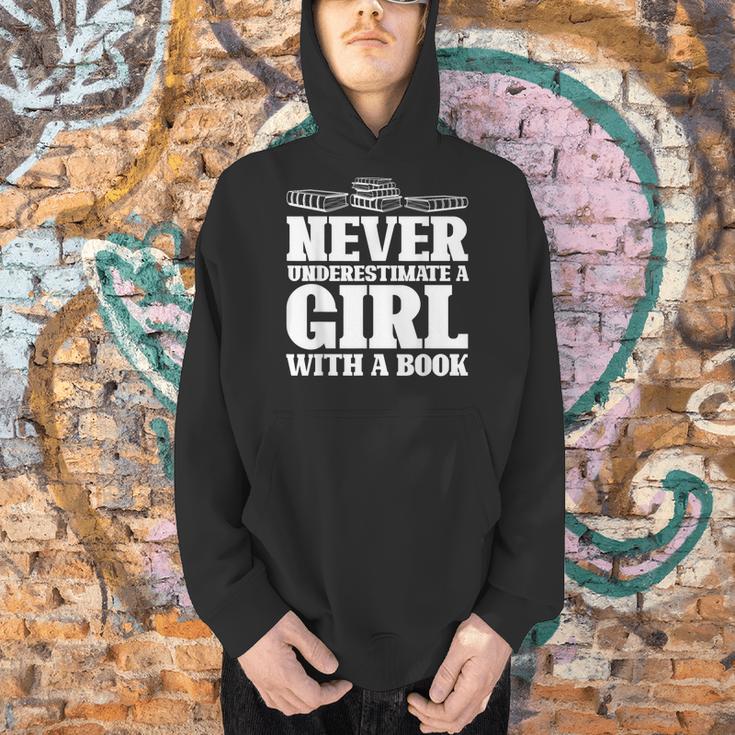 Never Underestimate a Girl With a Book Aesthetic Graphic Men Hoodie