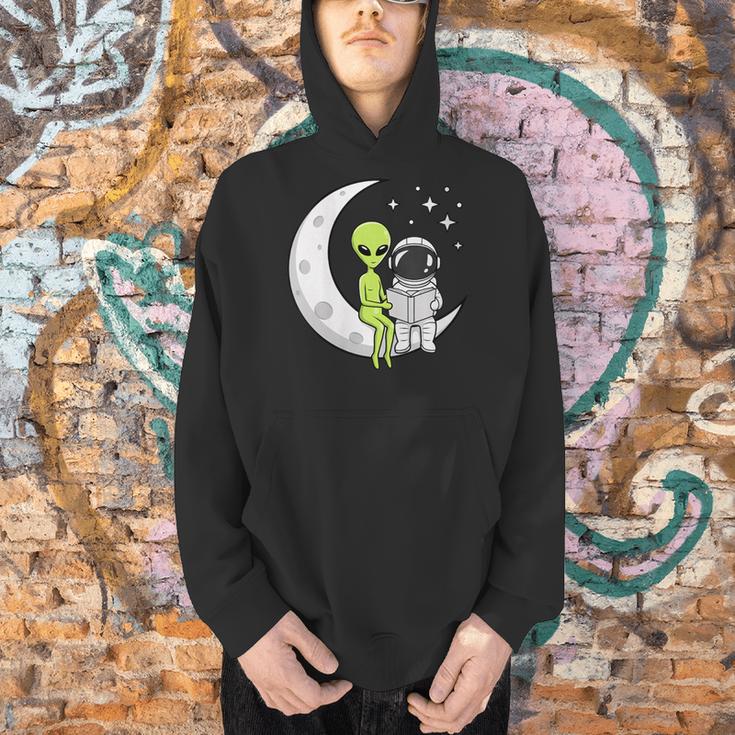 Women's Alien And Astronaut Reading On Moon Kids Sci Fi Book Men Hoodie