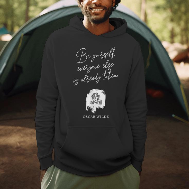 Oscar Wilde Quote – Literary For Book Fans And Writers Men Hoodie