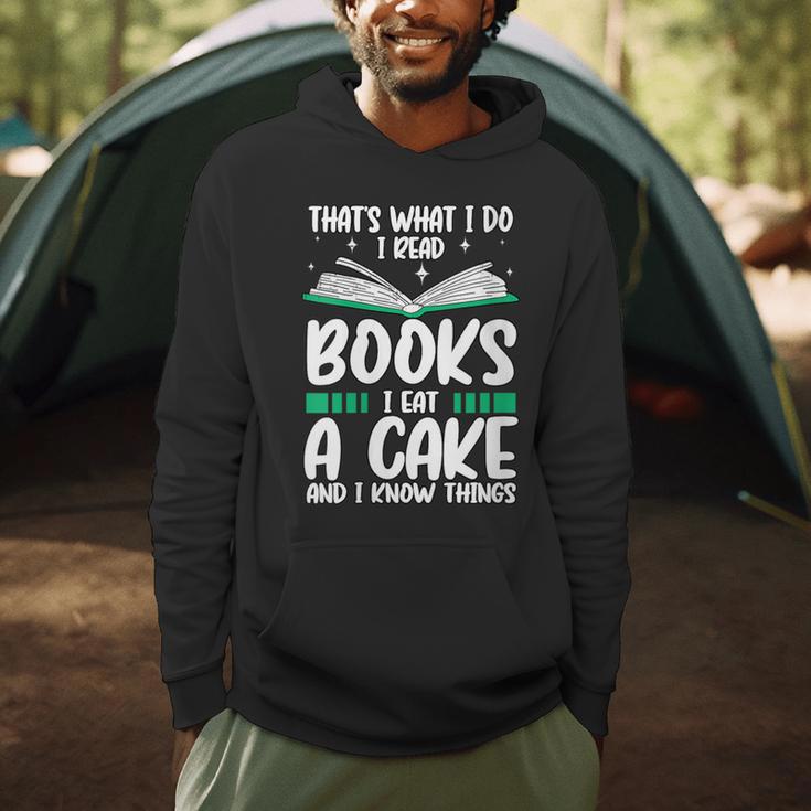 That's What I Do I Read Books I Eat Cakes Book Lover Men Hoodie